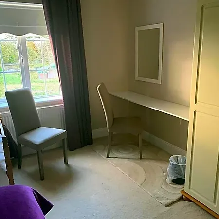 The Curragh Bed and breakfast 3*